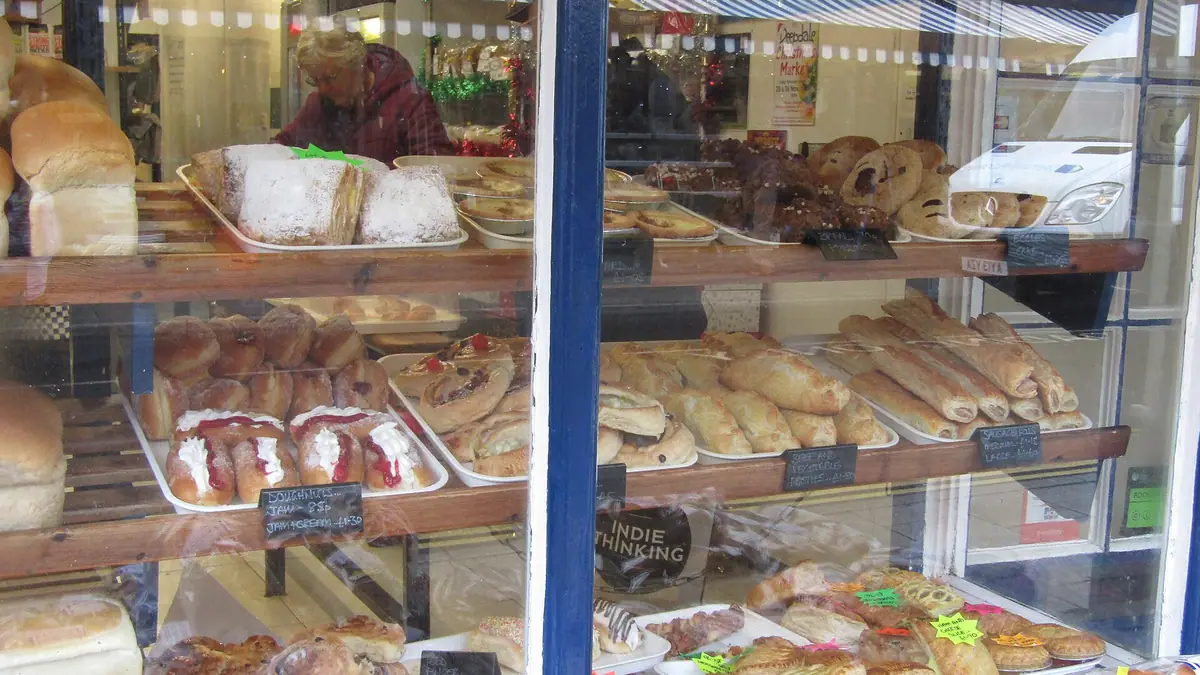 Greenhalgh's – bakery in Tyldesley town centre